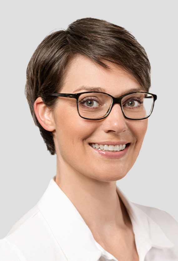 Dr. Sabrina Hoormann