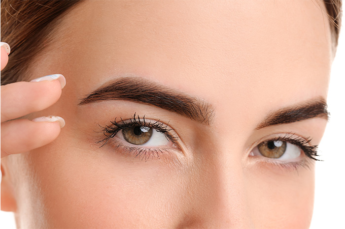 Für den perfekten Augen-Blick: Toxin-Augenbrauenbehandlung  